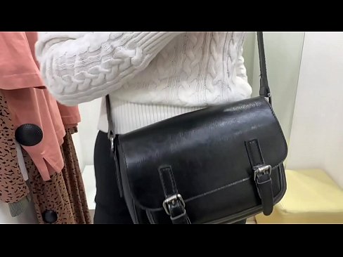 ❤️ Јавна мастурбација на младата кучка FeralBerry со дилдо во фитинг просторијата ❌ Само порно на mk.full-porner.ru ❌